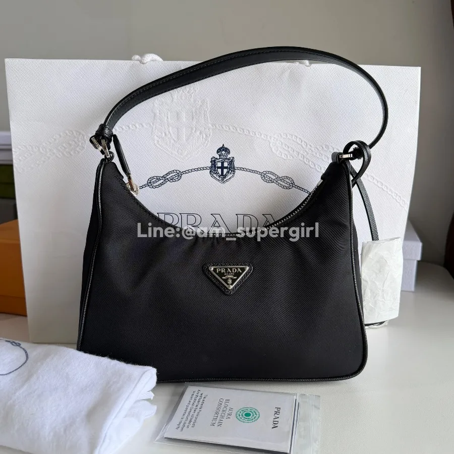 Prada re-edition hobo nylon Ship