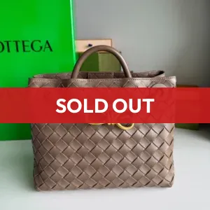Bottega Andiamo Small สีน้ำตาลTaupe Microchip 2025 ช้อปไทย🇹🇭